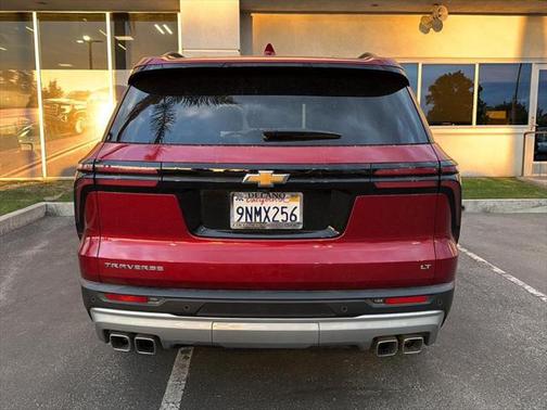 2024 Chevrolet Traverse LT