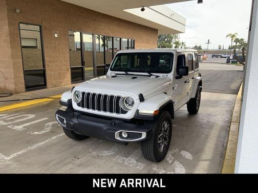 2025 Jeep Wrangler 4-Door Sahara 4x4