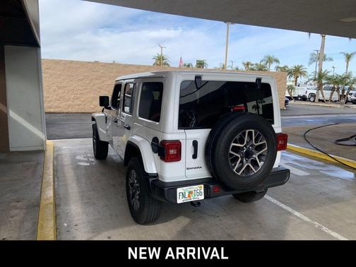 2025 Jeep Wrangler 4-Door Sahara 4x4