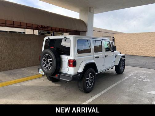 2025 Jeep Wrangler 4-Door Sahara 4x4