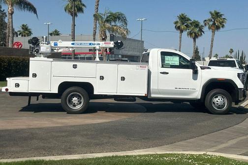 2025 GMC Sierra 3500 Base