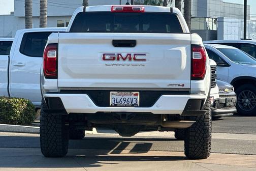 2023 GMC Canyon AT4