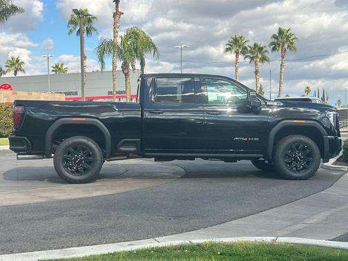 2025 GMC Sierra 2500 AT4