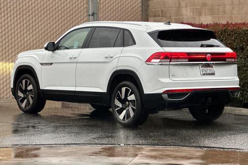 2025 Volkswagen Atlas Cross Sport 2.0T SE w/Technology