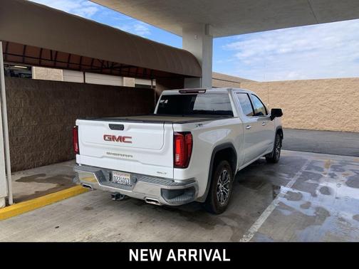 2022 GMC Sierra 1500 SLT