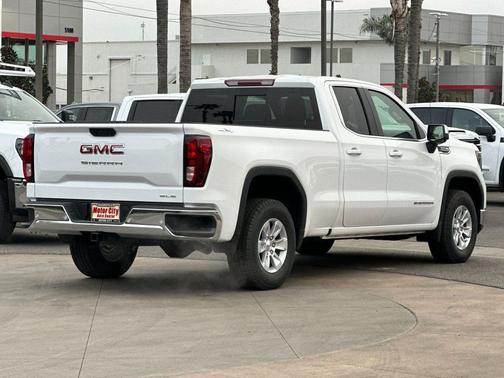 2025 GMC Sierra 1500 SLE