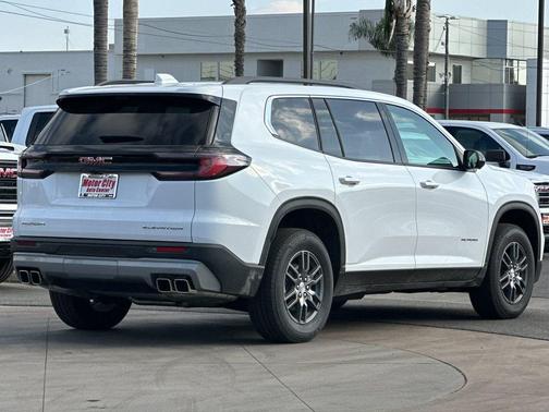 2026 GMC Acadia FWD Elevation