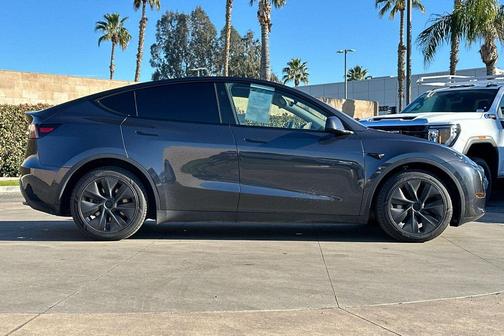 2025 Tesla Model Y Long Range Dual Motor All-Wheel Drive
