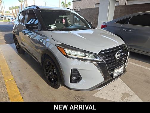 2023 Nissan Kicks SR