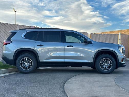 2026 GMC Acadia Elevation FWD