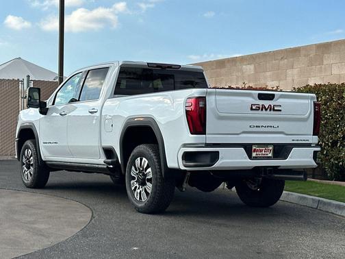 2025 GMC Sierra 2500 Denali