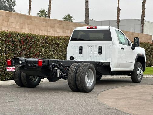 2026 GMC Sierra 3500 Base