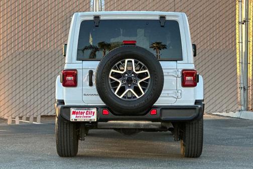 2025 Jeep Wrangler 4-Door Sahara 4x4