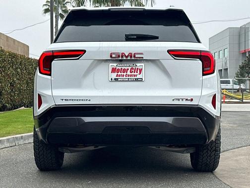 2026 GMC Terrain AWD AT4