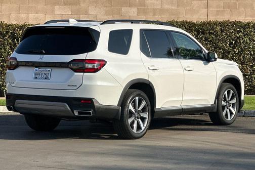 2025 Honda Pilot Touring 8-Passenger
