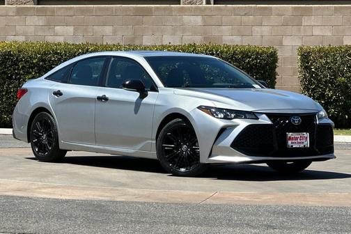 2022 Toyota Avalon Hybrid XSE