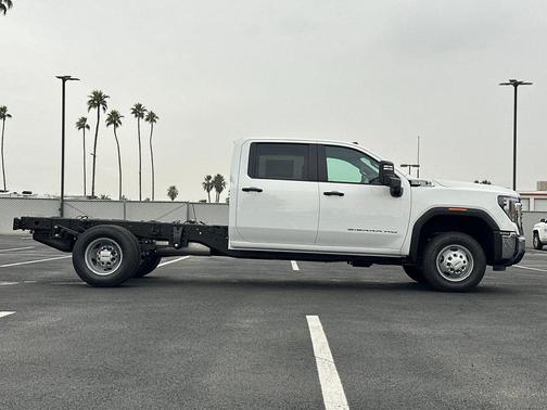 2026 GMC Sierra 3500 Base