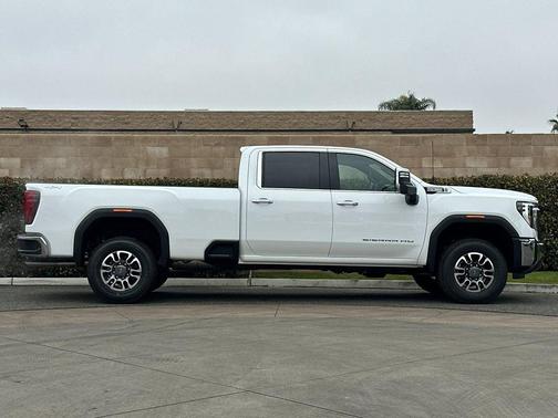 2026 GMC Sierra 3500 SLT
