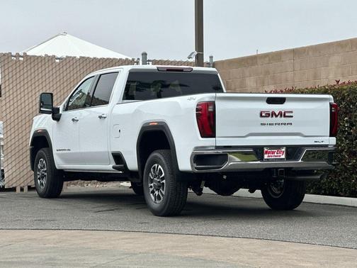 2026 GMC Sierra 3500 SLT