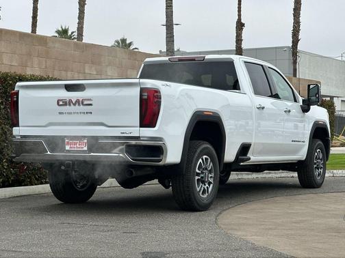 2026 GMC Sierra 3500 SLT