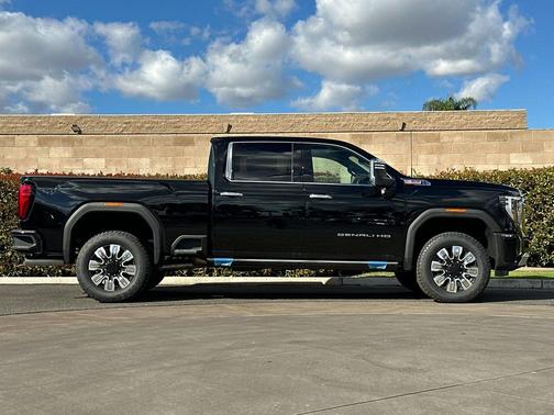 2025 GMC Sierra 2500 Denali