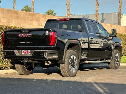 2025 GMC Sierra 2500 Denali