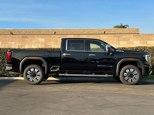 2025 GMC Sierra 2500 Denali