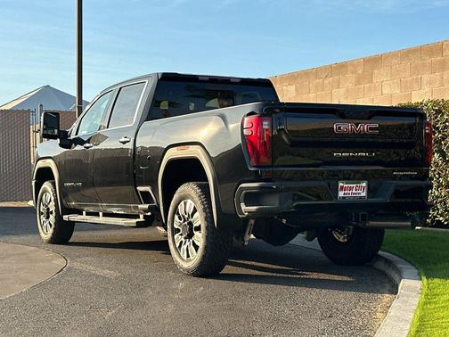2025 GMC Sierra 2500 Denali