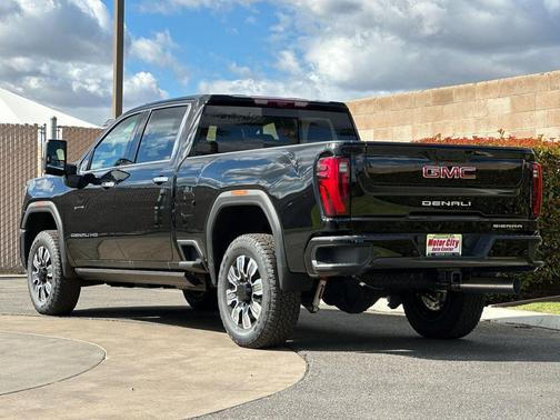 2025 GMC Sierra 2500 Denali