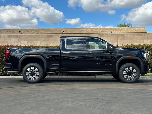 2025 GMC Sierra 2500 Denali