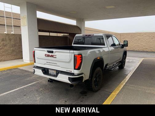 2024 GMC Sierra 2500 AT4