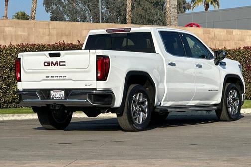 2025 GMC Sierra 1500 SLT