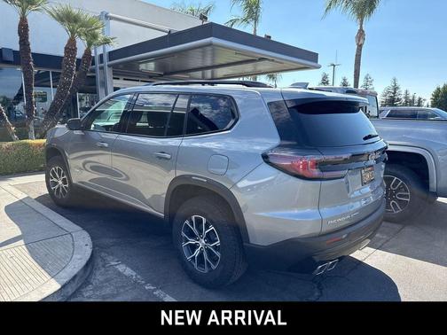 2024 GMC Acadia AWD AT4