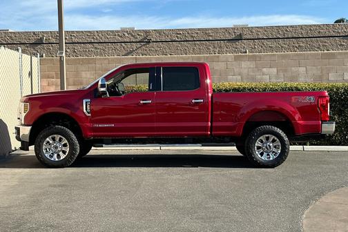Ruby Red Metallic Tinted Clearcoat 2019 Ford F-250 LARIAT