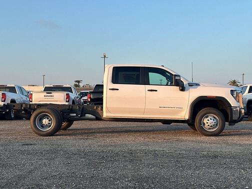 2026 GMC Sierra 3500 Base