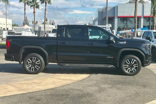 2025 GMC Sierra 1500 AT4