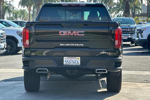 2025 GMC Sierra 1500 AT4