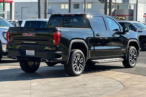 2025 GMC Sierra 1500 AT4