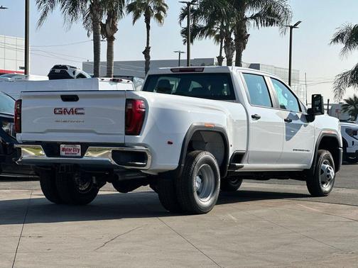 2026 GMC Sierra 3500 Base