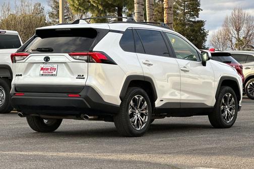 2023 Toyota RAV4 Hybrid XLE Premium