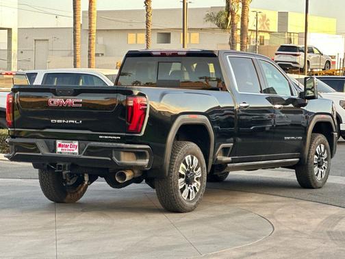 2025 GMC Sierra 2500 Denali