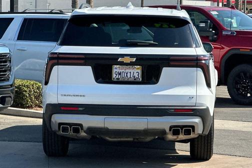 2024 Chevrolet Traverse LT