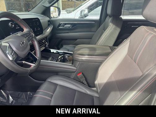 2025 Chevrolet Suburban RST