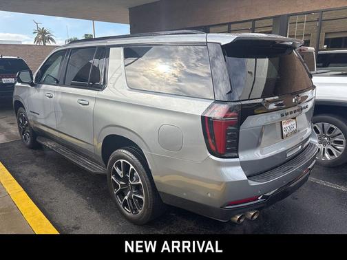 2025 Chevrolet Suburban RST