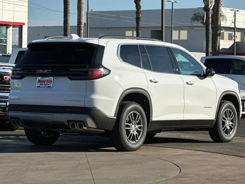 2026 GMC Acadia Elevation FWD