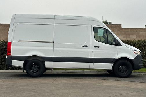 2024 Mercedes-Benz Sprinter 2500 Crew 144 WB