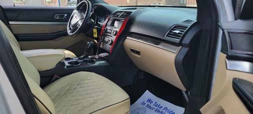 2017 Ford Explorer Base