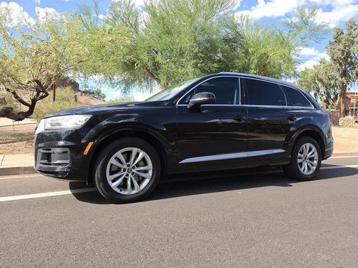 BLACK 2017 Audi Q7 3.0T Premium
