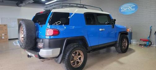 ICEBERG WHITE/VOODOO BLUE 2007 Toyota FJ Cruiser Base