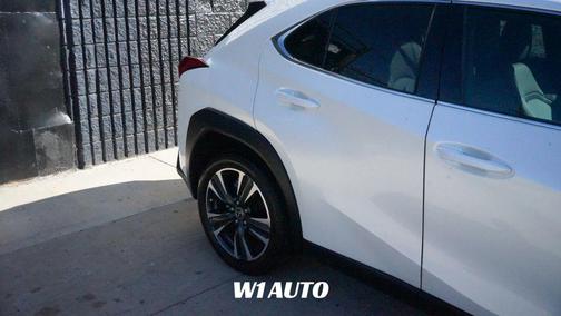 Eminent White Pearl 2024 Lexus UX 250h F Sport
